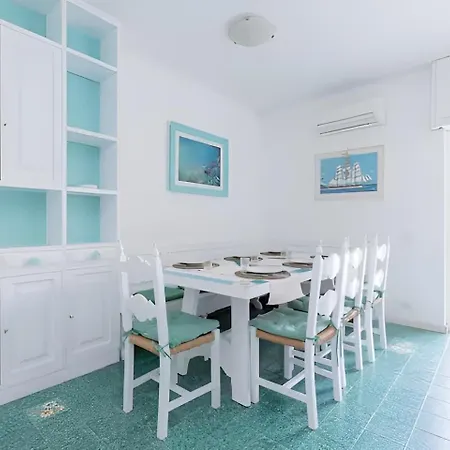 Villa Lilla Beachfront - Sea View With Parking And Private Garden *