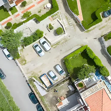 Lilla Beachfront - Sea View With Parking And Private Garden Villa *